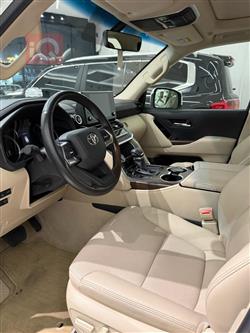 تۆیۆتا لاند کروزەر